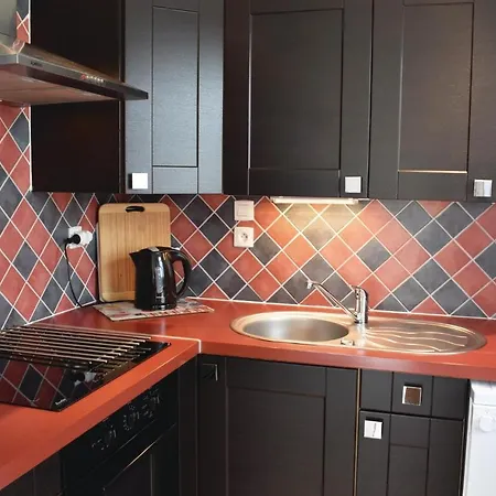 Apartment Amazing In Hauteville-sur-Mer