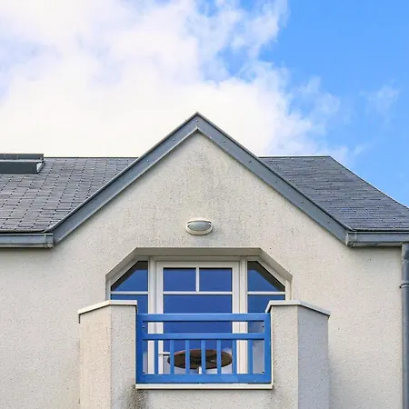 Apartment Amazing In Hauteville-sur-Mer