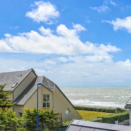 Amazing In Hauteville-sur-Mer