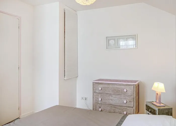 Amazing In Apartmán Hauteville-sur-Mer